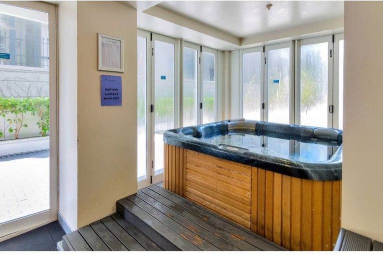 Photo of property in The Quadrant Apartments, 822/10 Waterloo Quadrant, Auckland Central, Auckland, 1010