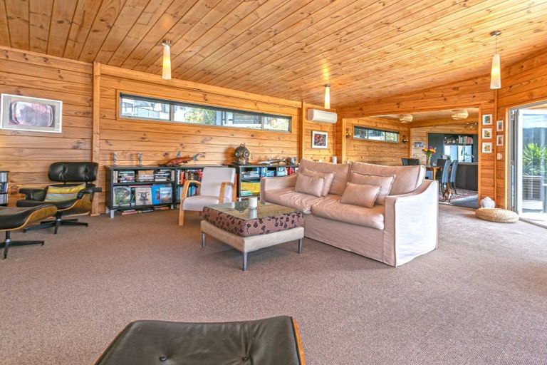 Photo of property in 112 Oratia Place, Onemana, Whangamata, 3691