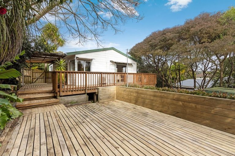 Photo of property in 23 Imperial Place, Henderson, Auckland, 0612