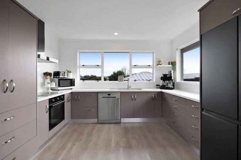 Photo of property in 289 High Street, Eltham, 4322