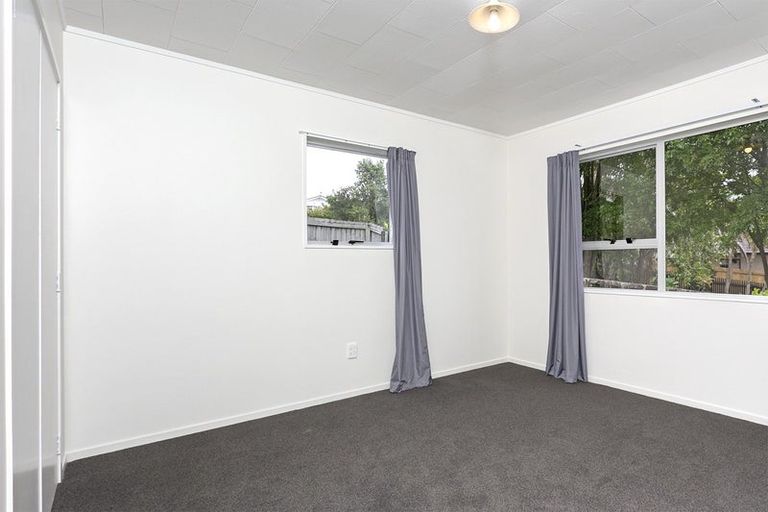 Photo of property in 90 Sunnyside Road, Sunnyvale, Auckland, 0612