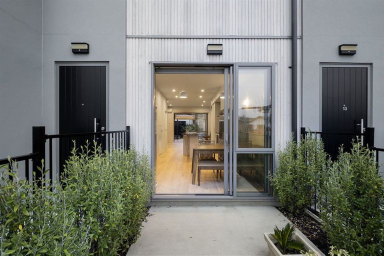 Photo of property in 11 Pakoro Close, Hobsonville, Auckland, 0618