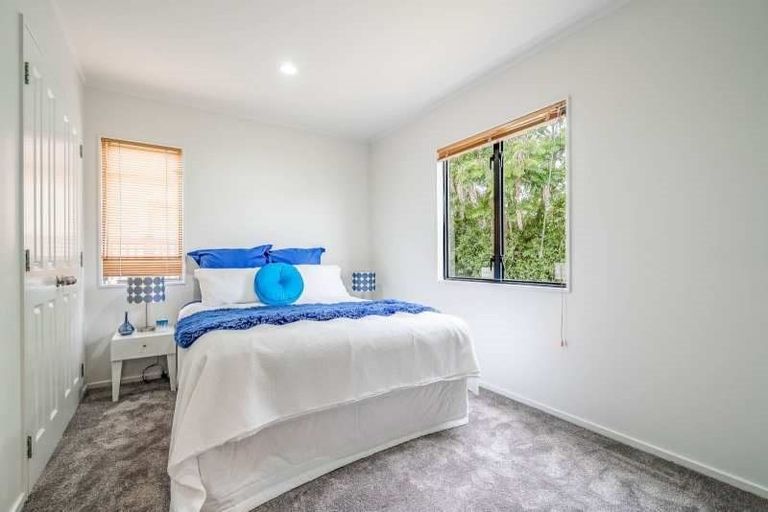 Photo of property in 8/17 Neta Grove, Henderson, Auckland, 0612