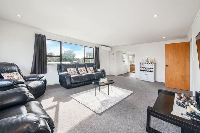 Photo of property in 8 Forest Hill Road, Henderson, Auckland, 0612