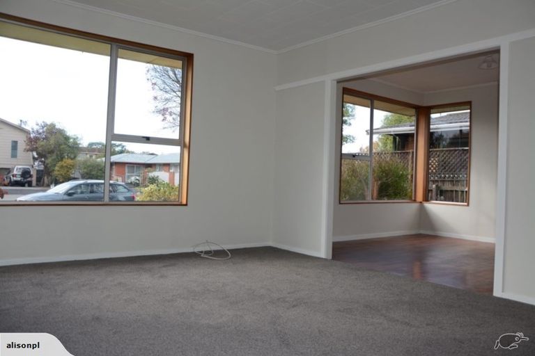 Photo of property in 6 Banks Place, Rangiora, 7400