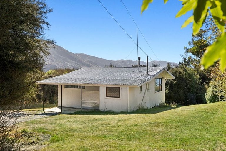 Photo of property in 198 Lakeview Terrace, Lake Hawea, Wanaka, 9382