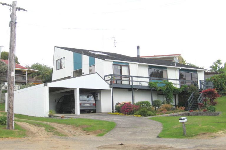 Photo of property in 15 Kaharoa Avenue, Omokoroa, 3114