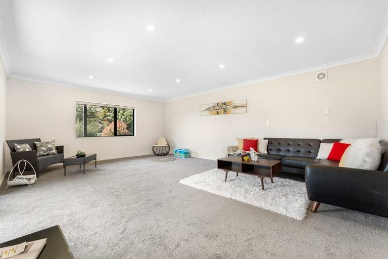 Photo of property in 65 Annett Road, Kumeu, 0891