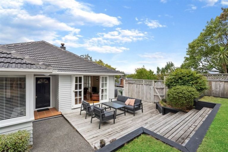 Photo of property in 2/24 Selwyn Crescent, Forrest Hill, Auckland, 0620