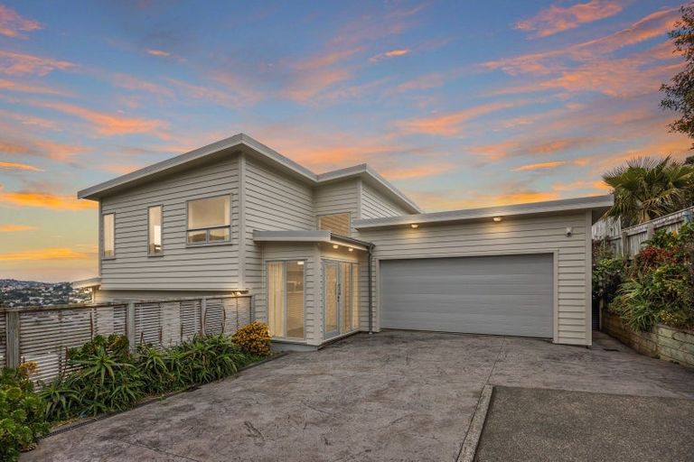 Photo of property in 84 Downing Street, Crofton Downs, Wellington, 6035