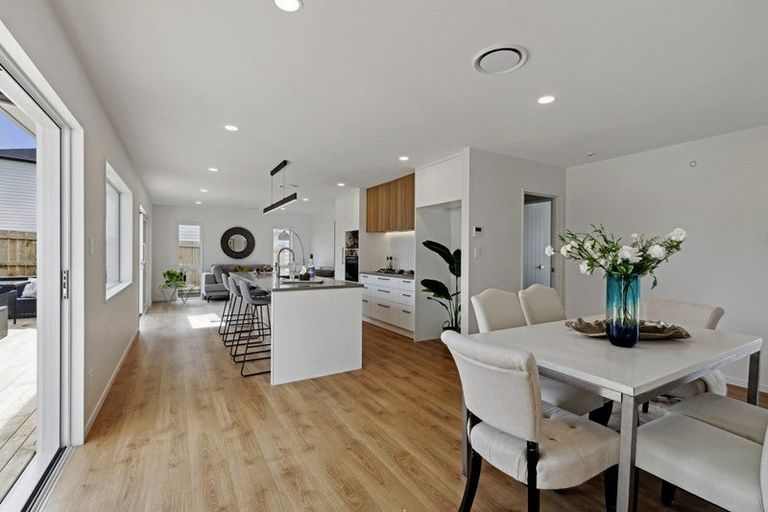 Photo of property in 17b Alexandra Street, Riverhead, 0820