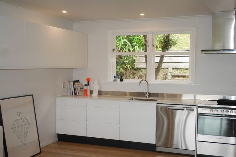 Photo of property in 20 Kiriwai Road, Paremata, Porirua, 5024