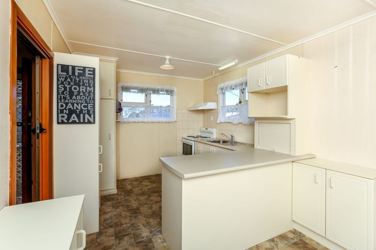 Photo of property in 12 Trafalgar Street, Westown, New Plymouth, 4310