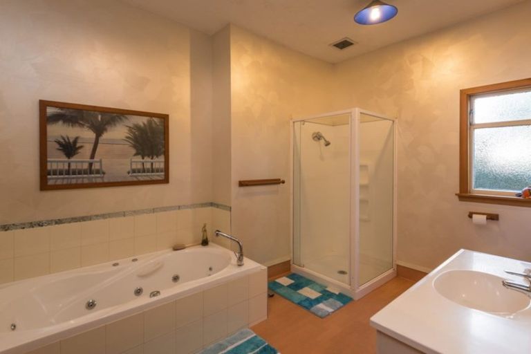 Photo of property in 43 Woodchester Avenue, Richmond, Christchurch, 8013