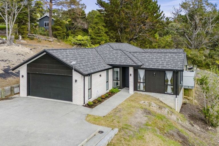 Photo of property in 52 Scott Road, Stanmore Bay, Whangaparaoa, 0932