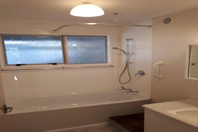 Photo of property in 2 Rajkot Terrace, Broadmeadows, Wellington, 6035