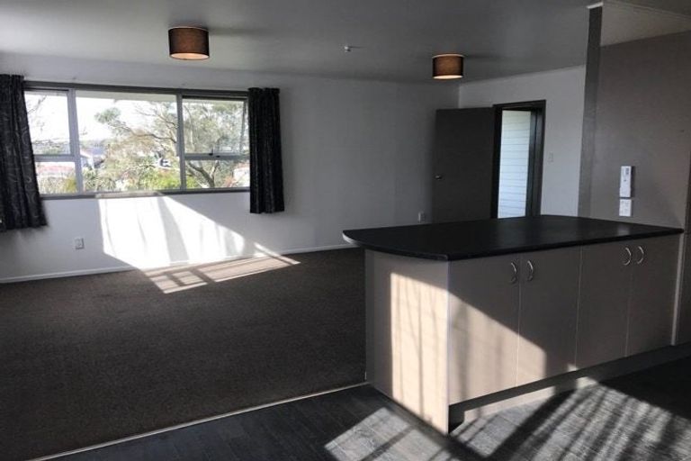 Photo of property in 32 Roick Parade, Glen Eden, Auckland, 0602