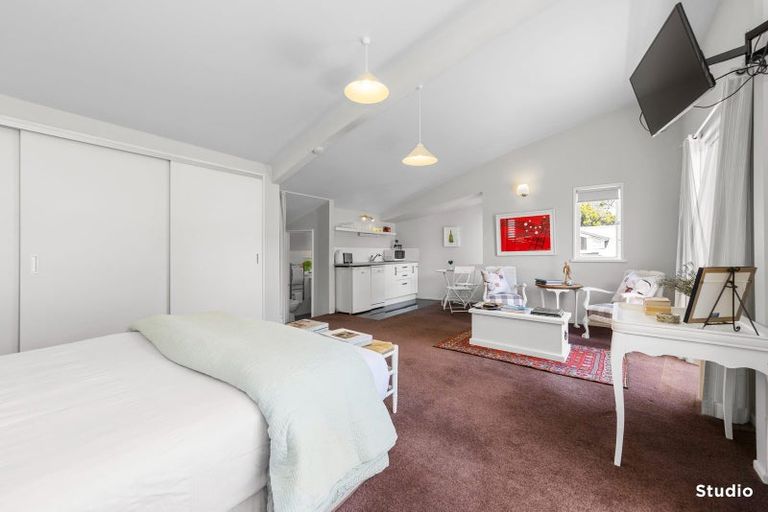 Photo of property in 33 Pencarrow Avenue, Epsom, Auckland, 1023