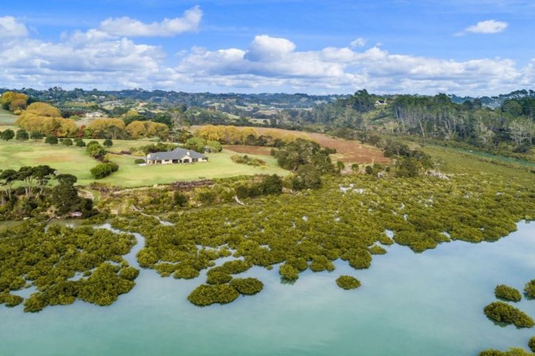 Photo of property in 107b Warman Road, Okura, Albany, 0792