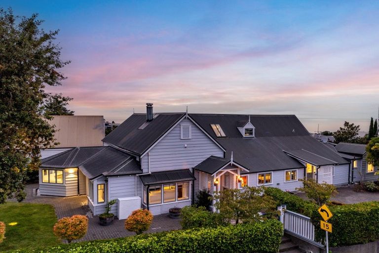 Photo of property in 2 Sealy Road, Bluff Hill, Napier, 4110