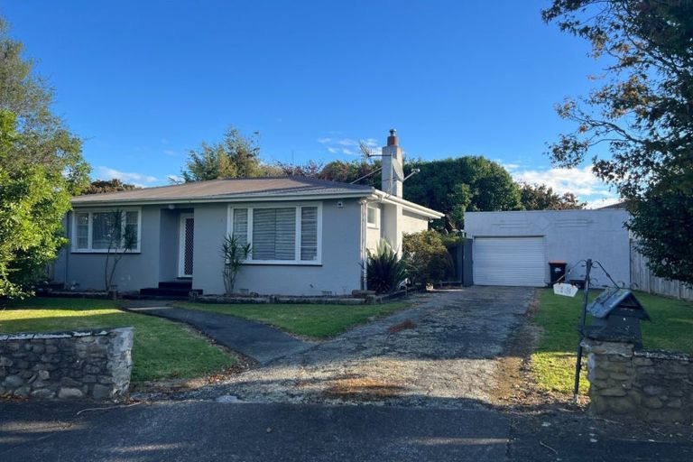 Photo of property in 16 Stirling Crescent, Hokowhitu, Palmerston North, 4410