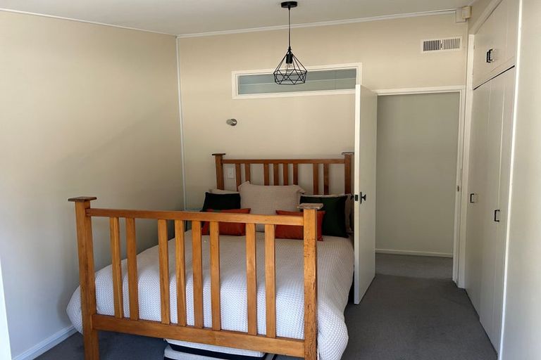 Photo of property in 122 Aeroview Drive, Beach Haven, Auckland, 0626