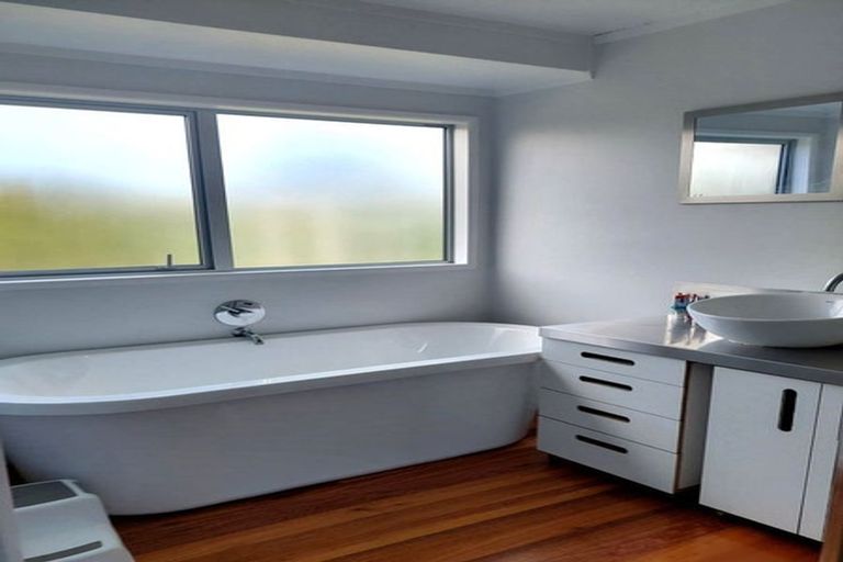 Photo of property in 104 Victoria Avenue, Waiuku, 2123