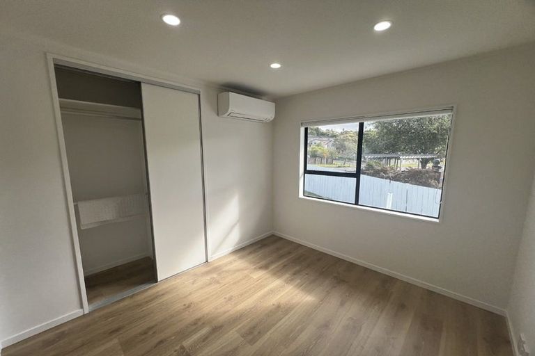 Photo of property in 1/54 Trias Road, Totara Vale, Auckland, 0629