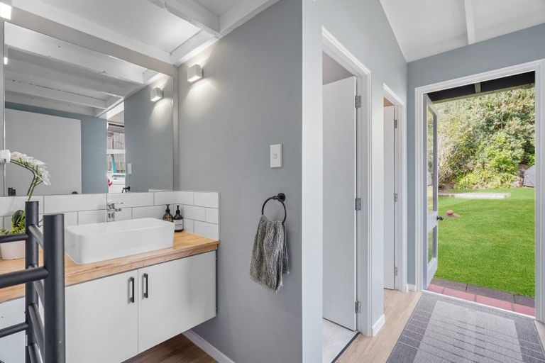 Photo of property in 3428 Pourerere Beach Road, Pourerere, Omakere, 4271