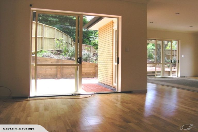 Photo of property in 50b Seaton Road, Murrays Bay, Auckland, 0630