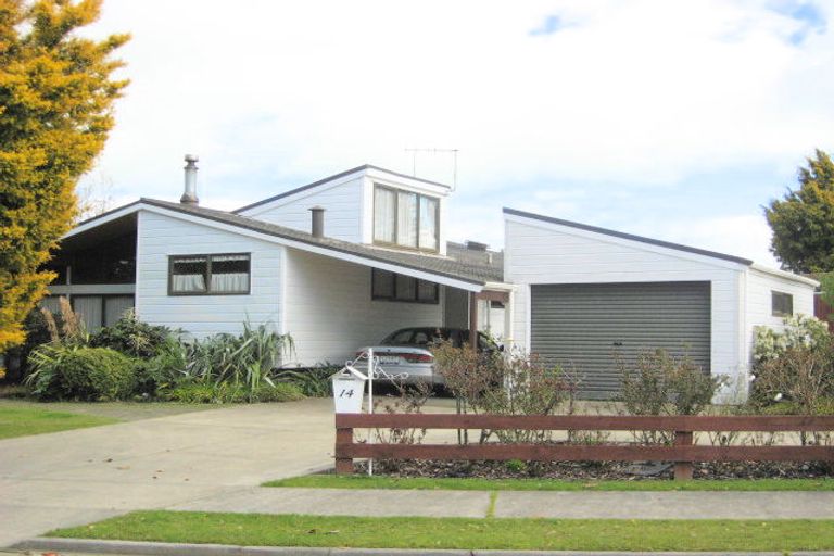 Photo of property in 14 Matipo Place, Edgecumbe, 3120