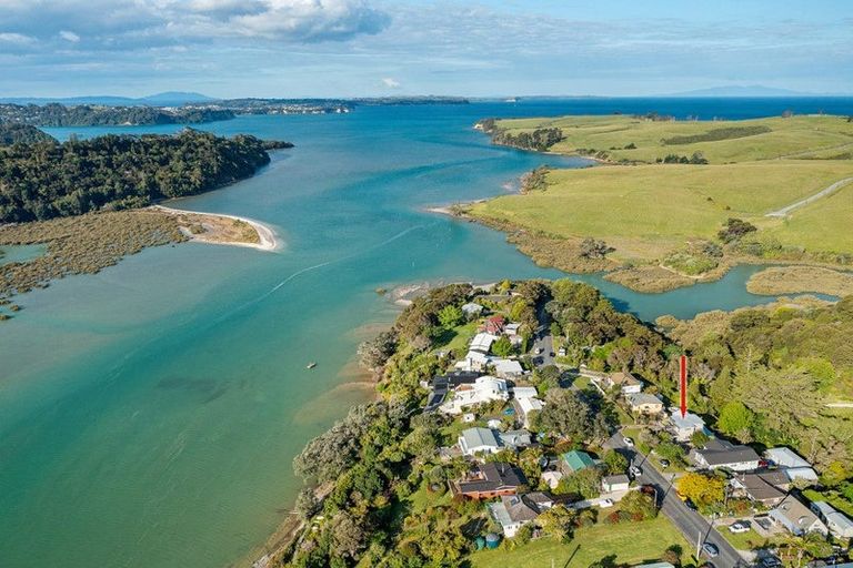 Photo of property in 16 Okura River Road, Okura, Albany, 0792