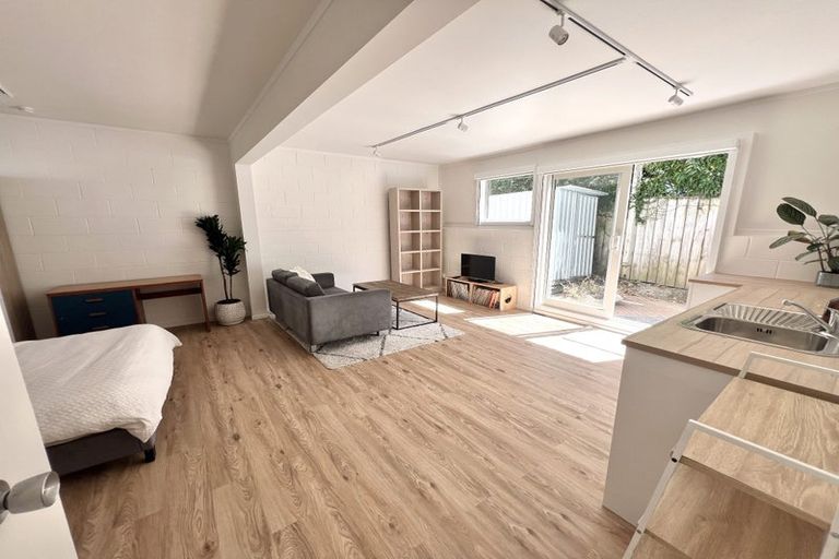 Photo of property in 1/9 Nigel Road, Browns Bay, Auckland, 0630