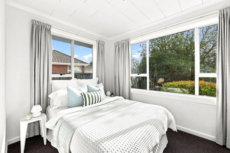 Photo of property in 5 Mappleton Avenue, Burnside, Christchurch, 8053