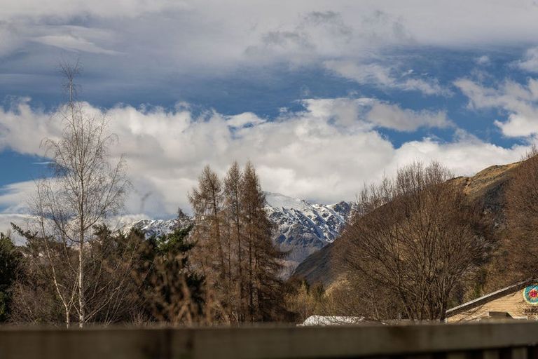 Photo of property in 3 Packhorse Lane, Arthurs Point, Queenstown, 9371