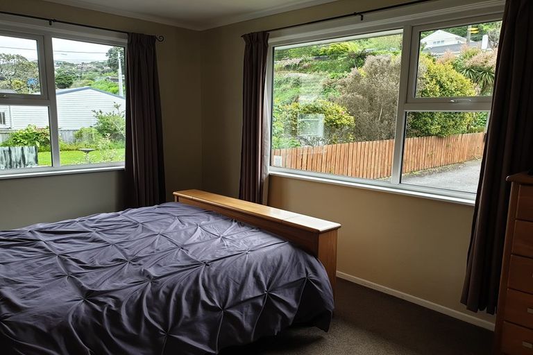 Photo of property in 352 Main Road, Tawa, Wellington, 5028