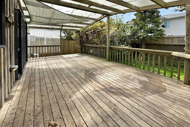 Photo of property in 1 The Esplanade, Eastern Beach, Auckland, 2012