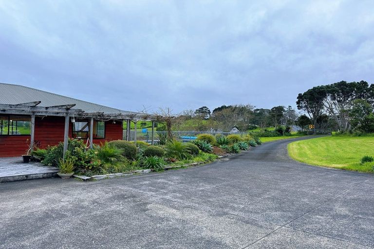 Photo of property in 1435 Old North Road, Helensville, 0875