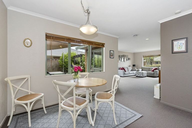 Photo of property in 32 Bramley Drive, Rototuna, Hamilton, 3210