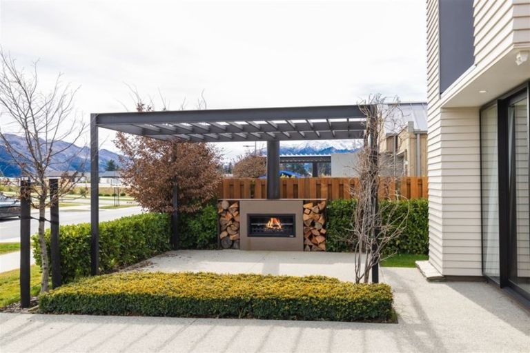 Photo of property in 52 Mount Linton Avenue, Wanaka, 9305