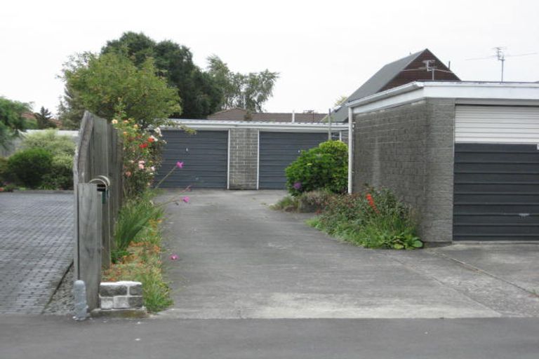 Photo of property in 1/17 Waimairi Road, Upper Riccarton, Christchurch, 8041