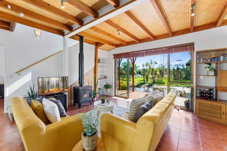 Photo of property in 106 Paetawa Road, Peka Peka, Waikanae, 5391