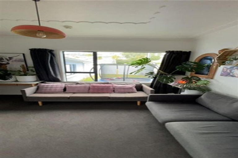 Photo of property in 28 Breakwater Road, Moturoa, New Plymouth, 4310