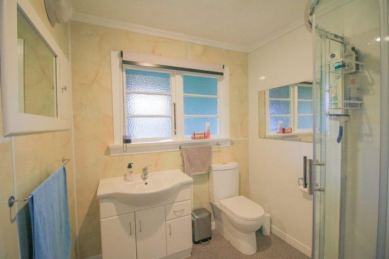 Photo of property in 12 Walker Street, Bluff, 9814