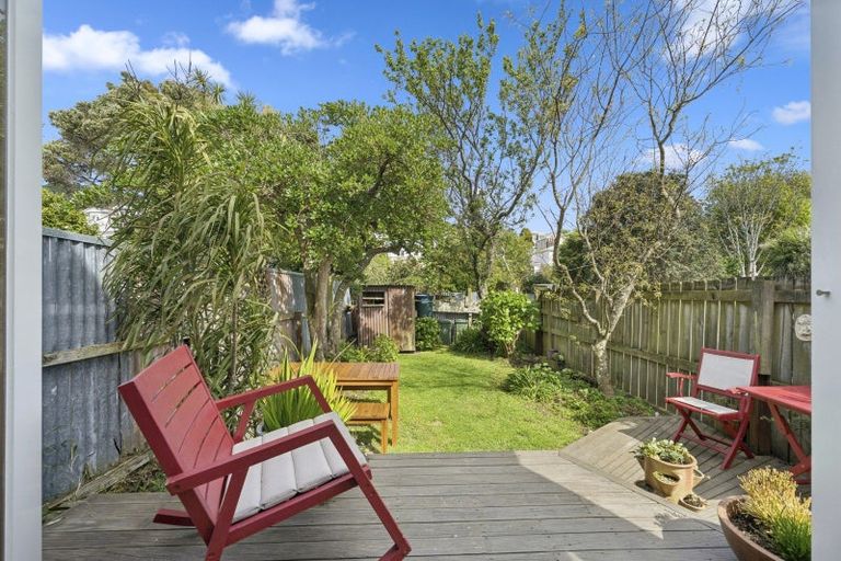 Photo of property in 160a Tasman Street, Mount Cook, Wellington, 6021