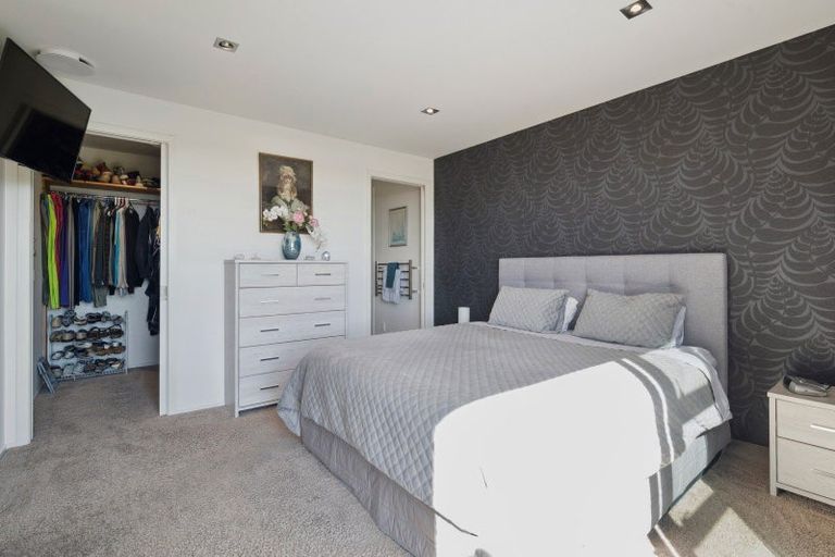 Photo of property in 9 Pukenamu Road, Rainbow Point, Taupo, 3330