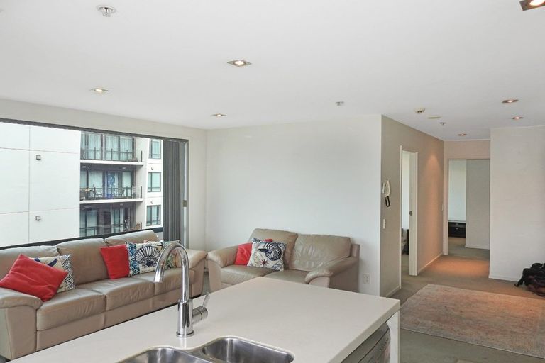 Photo of property in The Docks Apartments, 321/6 Dockside Lane, Auckland Central, Auckland, 1010