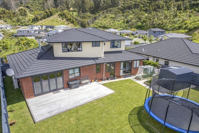 Photo of property in 32 Banks Boulevard, Whitby, Porirua, 5024