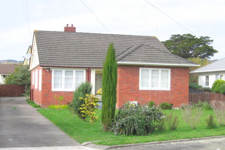 Photo of property in 5 Okura Grove, Boulcott, Lower Hutt, 5010