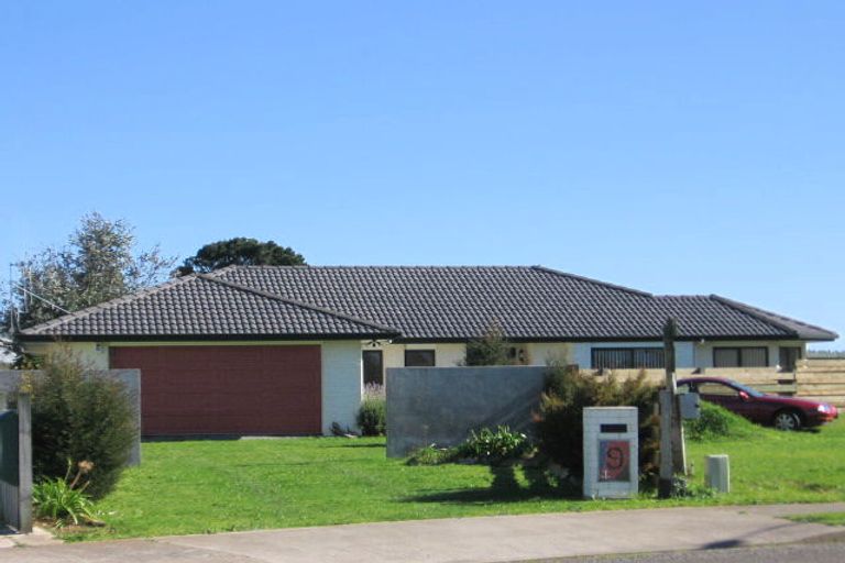 Photo of property in 9 Teppett Place, Foxton Beach, Foxton, 4815